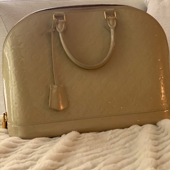 Louis Vuitton Alma Monogram Vernis PM Galet Nude - Picture 4 of 5